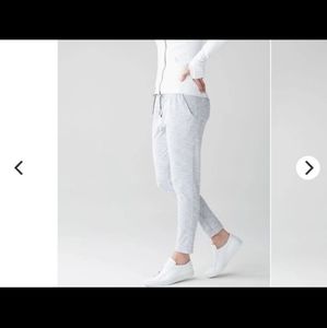 RARE lululemon jet crop slim